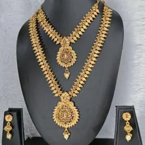 Sizzling Bejeweled Women Necklaces & Chains